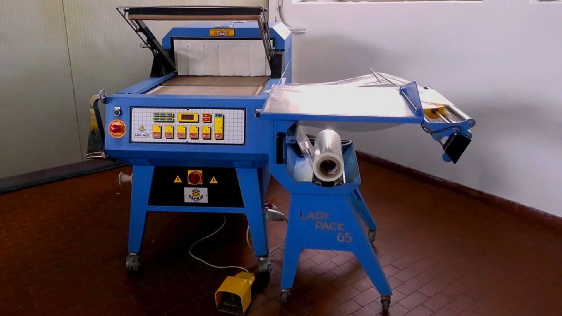 Confezionatrice Termoretraibile semiautomatica Pactur 65A2 Revisionata